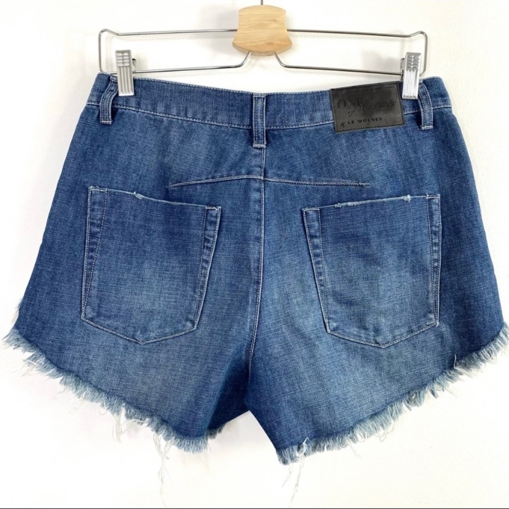 ONE Teaspoon High Rise Distressed Front Step Hem Denim Shorts Medium Wash Sz 26 - Picture 3 of 9